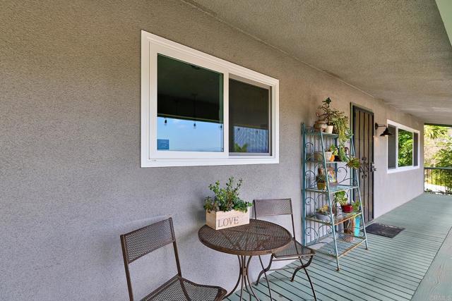 2615 Ginger Way, Escondido CA: https://media.crmls.org/mediaz/3851eb97-bedd-4f5a-9bb5-67a42eff5f98.jpg