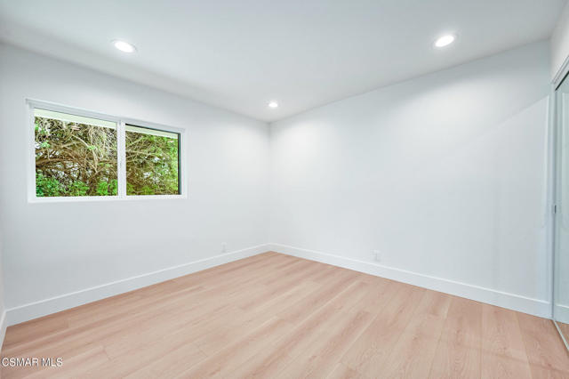 674 Lautrec Court, Thousand Oaks CA: https://media.crmls.org/mediaz/38523343-c02b-481c-9ba3-6152c55afa2a.jpg