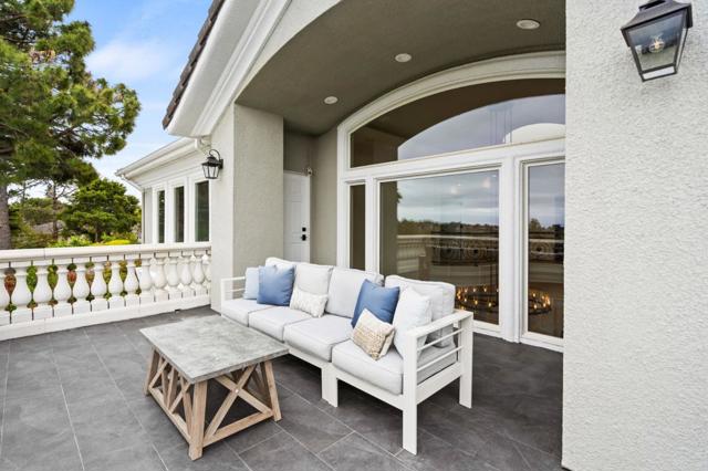 1535 Lakeview Drive, Hillsborough CA: https://media.crmls.org/mediaz/38526159-4951-4640-a60a-d59c831435eb.jpg