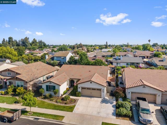 7100 Metcalf Way, Hughson CA: https://media.crmls.org/mediaz/385278ba-11b0-4e72-a767-4826f32f93d1.jpg