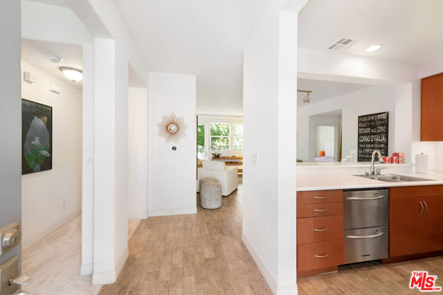 7100 Playa Vista Drive, 311 photo 2