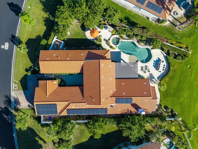 350 Loch Lomond Road, Rancho Mirage CA: https://media.crmls.org/mediaz/3852ef10-f68d-45f5-9781-f696f88de58a.jpg