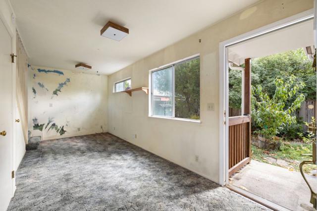 2160 Oakley Avenue, Menlo Park CA: https://media.crmls.org/mediaz/3853fa02-092c-4bec-9e4a-2b73049ead85.jpg