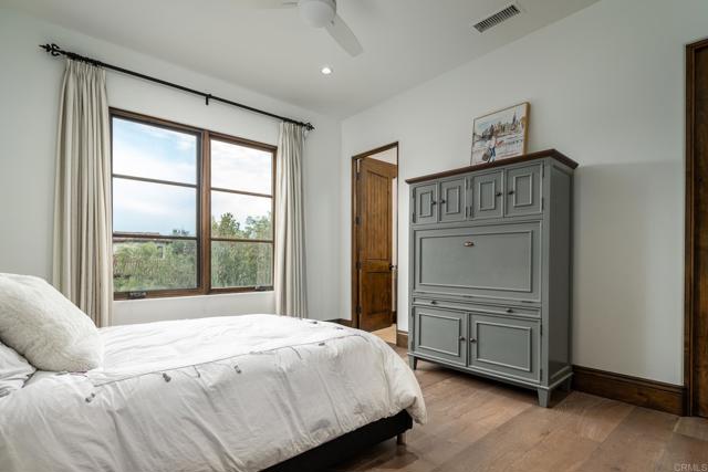 Image 22 of 40 For 18411 Calle La Serra