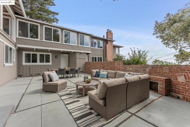 1057 Arlington Blvd, El Cerrito CA: https://media.crmls.org/mediaz/3854243d-da87-4269-9c8d-09cfcb2ecb83.jpg