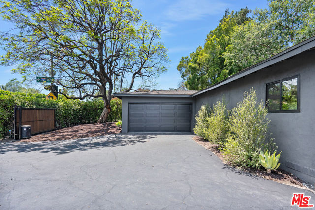 4257 SEPULVEDA Boulevard photo 3