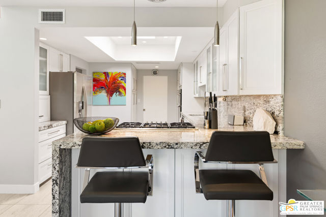 1566 Cabildo Circle, Palm Springs, CA 92264
