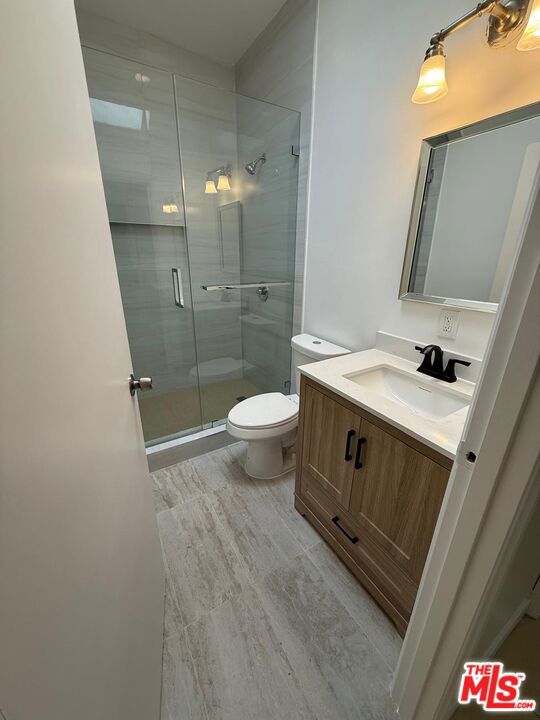 8446 Fenwick Street, Sunland CA: https://media.crmls.org/mediaz/385540d1-4d68-4a1e-add3-3a0858686fae.jpg