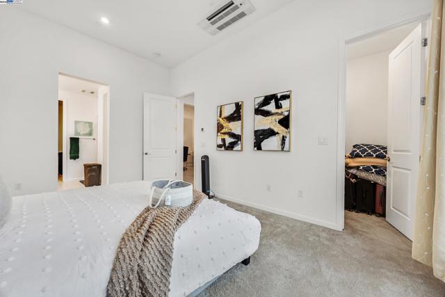 5422 Arnold Rd, Dublin CA: https://media.crmls.org/mediaz/385569b7-e041-460b-836a-a829d4bfd4f7.jpg