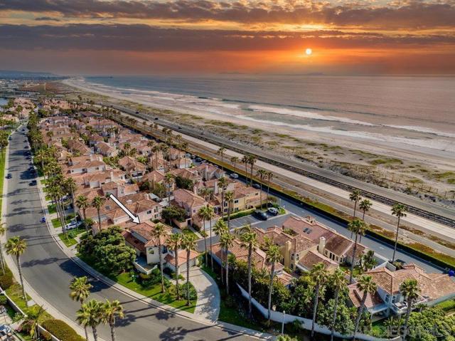 12 Mardi Gras Rd, Coronado CA: https://media.crmls.org/mediaz/38559757-81b1-494c-adb9-6d17d02c09b8.jpg