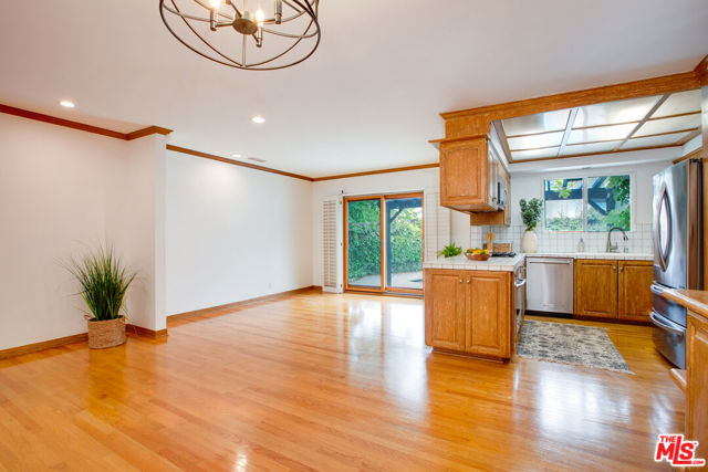 7701 Toland Avenue, Los Angeles CA: https://media.crmls.org/mediaz/3855d6ae-dde2-444d-a8dc-5fdfb8d4ad1d.jpg