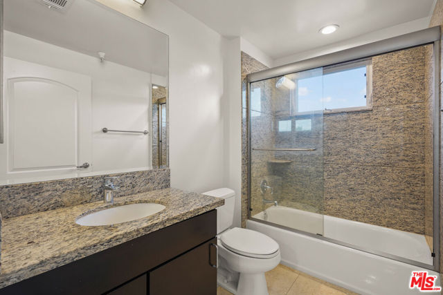 401 N Serrano Avenue, Los Angeles CA: https://media.crmls.org/mediaz/3855f008-b1c5-4498-89af-b14b671791a5.jpg