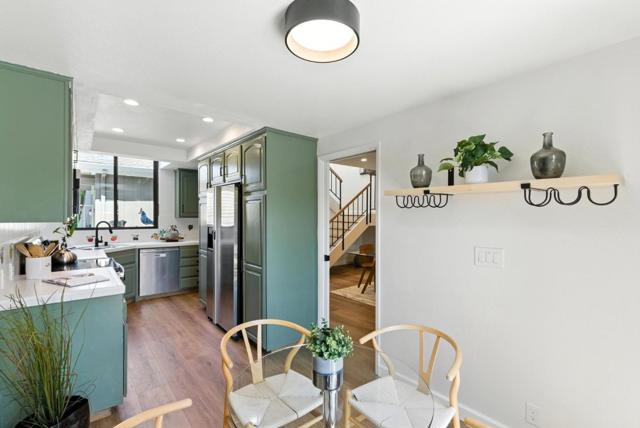 588 Marlin Court, Redwood City CA: https://media.crmls.org/mediaz/38561bbb-b273-4164-9c9f-9c808e12b78f.jpg