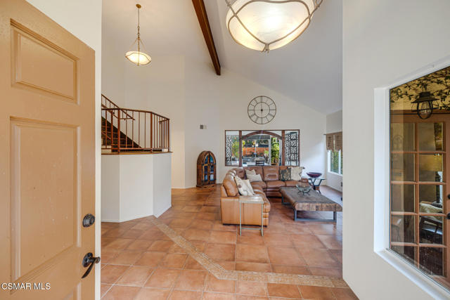 12208 Cherry Grove Street, Moorpark CA: https://media.crmls.org/mediaz/3856ebfb-cc56-442c-9283-d17b7b1dc17c.jpg