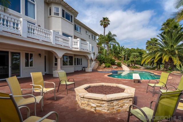 7302 Vista Rancho Ct., Rancho Santa Fe CA: https://media.crmls.org/mediaz/38581ea1-95b4-44ce-ba03-e8e2638ddb9e.jpg