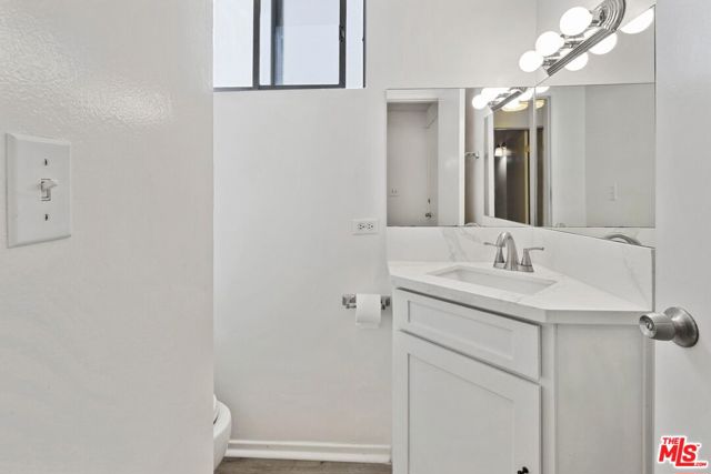 1852 Kelton Avenue, Los Angeles CA: https://media.crmls.org/mediaz/38589354-2b01-4228-aa4d-6bbadbaf58d8.jpg