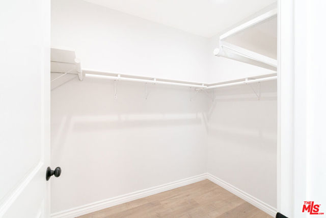 4005 Sequoia Street, Los Angeles CA: https://media.crmls.org/mediaz/3858e910-a656-4425-8d9e-92cb69a92ef0.jpg