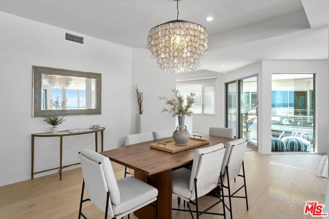 5205 Ocean Front Walk, Marina del Rey CA: https://media.crmls.org/mediaz/3858f698-34d1-4171-a796-96ff4ef2dddc.jpg