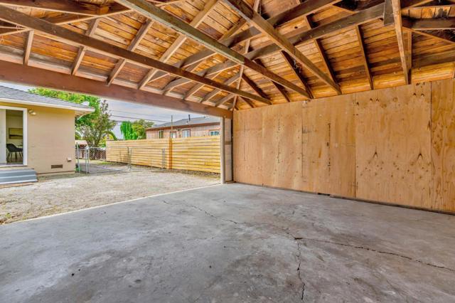 2336 Menalto Avenue, East Palo Alto CA: https://media.crmls.org/mediaz/38593cbc-9da5-434f-b4fa-4c9ca2c17010.jpg