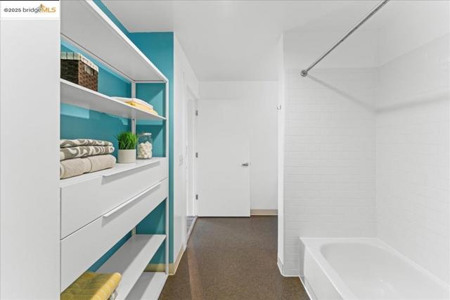 1201 Pine St, Oakland CA: https://media.crmls.org/mediaz/38595d27-d768-489e-b2fa-45666e244e6a.jpg