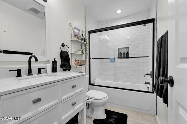 1118 Bright Glen Circle, Westlake Village CA: https://media.crmls.org/mediaz/3859d940-ba5c-4ca5-ade9-be8d816ac0df.jpg