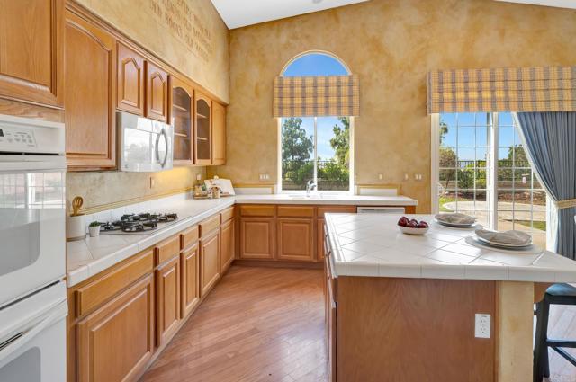Detail Gallery Image 5 of 47 For 987 Palencia Ct, Chula Vista,  CA 91910 - 4 Beds | 3 Baths