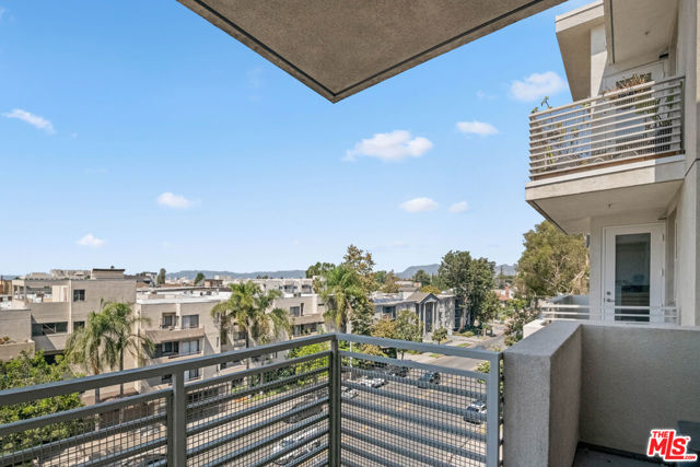 436 S Virgil Avenue, Los Angeles CA: https://media.crmls.org/mediaz/385aae96-c4c9-4a56-b859-06ba3bdda54f.jpg