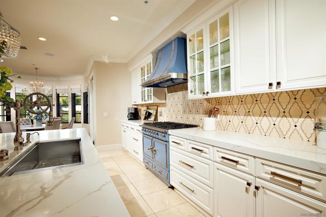 18092 Lago Vista, Rancho Santa Fe CA: https://media.crmls.org/mediaz/385acb0b-33eb-4bdf-9ca2-3f9c0b21e86d.jpg