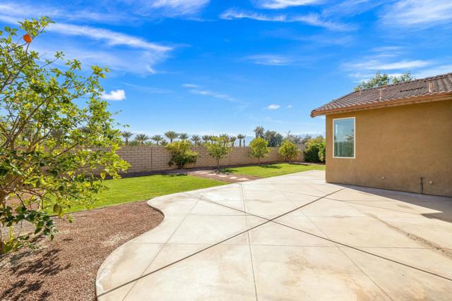 Image 41 of 47 For 79899 Swansea Avenue