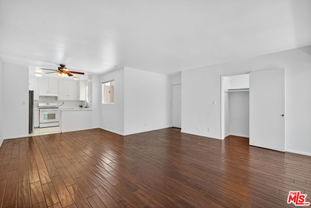1101 Lincoln Boulevard, Santa Monica CA: https://media.crmls.org/mediaz/385b5695-8f34-42b5-8388-66213e2e8089.jpg