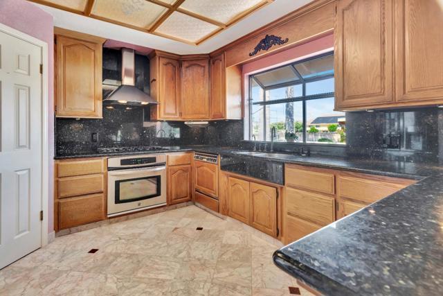 270 Rio Vista Drive, King City CA: https://media.crmls.org/mediaz/385c0961-a016-4d82-9cea-2deeeefa26b8.jpg