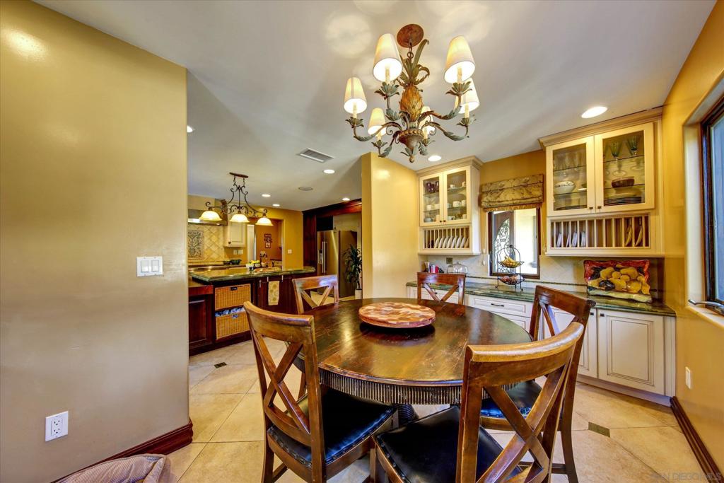 2540 Chatsworth - photo 12