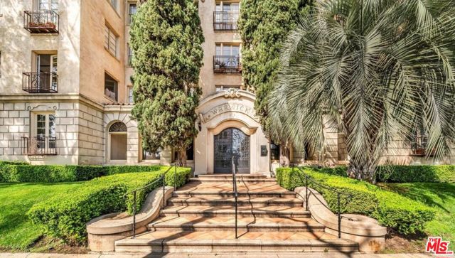 109 N SYCAMORE Avenue, Los Angeles CA: https://media.crmls.org/mediaz/385d95be-bd49-419f-bcf0-e13ecff1d5c6.jpg