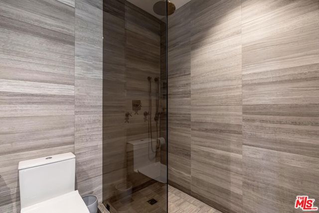 825 N Kings Road, West Hollywood CA: https://media.crmls.org/mediaz/385dfe49-1ff3-41e8-ab10-6ea3fd06bf8d.jpg