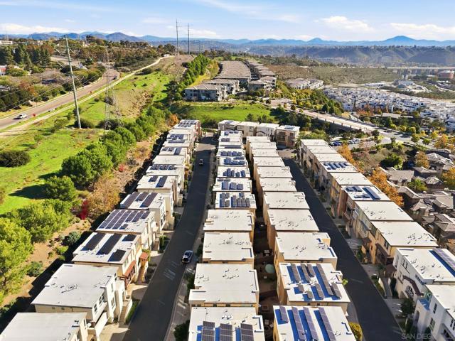 8337 Summit way, San Diego CA: https://media.crmls.org/mediaz/385e310d-7ec7-4eb9-bf5d-5a56ebaa3400.jpg