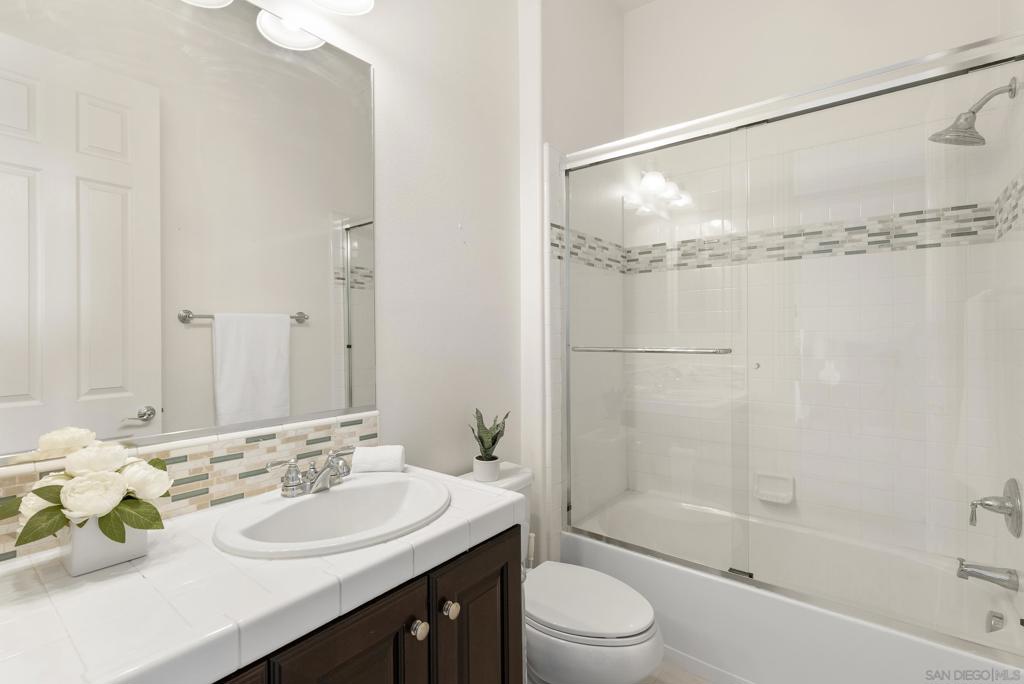 MLS #250032415SD img 39