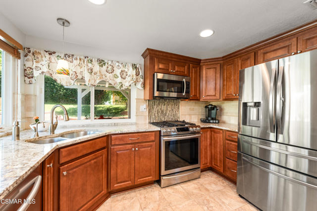 3581 Rachael Avenue, Simi Valley CA: https://media.crmls.org/mediaz/385f3504-7e5b-42ae-b650-a334c6f3c8cf.jpg