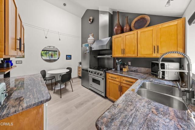 Detail Gallery Image 15 of 48 For 30 S Salinas St #B,  Santa Barbara,  CA 93103 - 3 Beds | 2 Baths