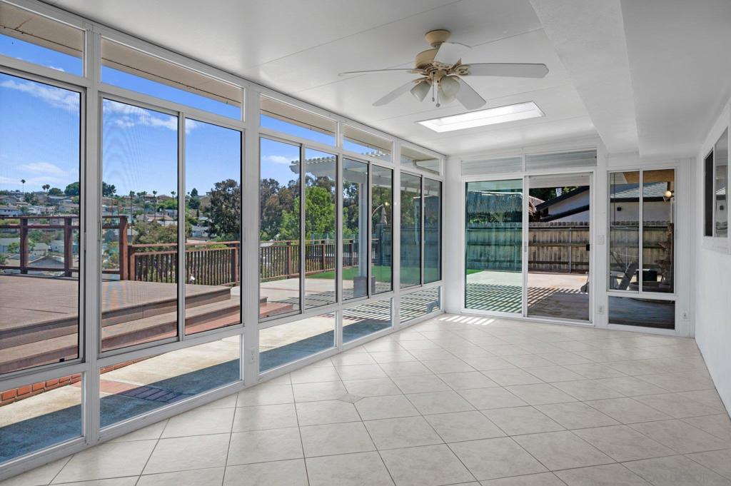 MLS #250031778SD img 24