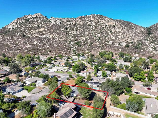 25119 Como Esta Court, Ramona CA: https://media.crmls.org/mediaz/38607b61-8f26-4238-86dc-3700fd65b19d.jpg