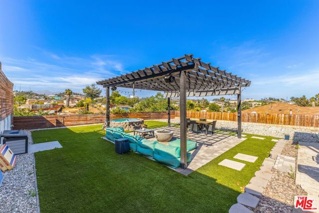 4017 Michigan Avenue, Los Angeles CA: https://media.crmls.org/mediaz/386177f6-4ccc-4610-8895-f1ad75637a96.jpg