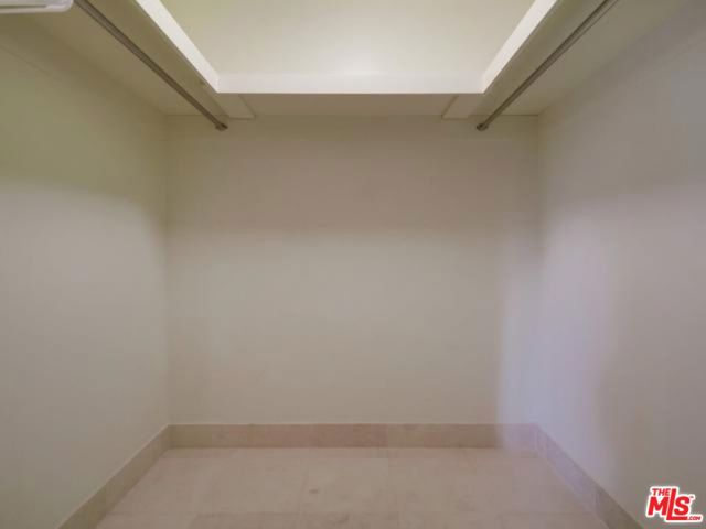 1100 S Hope Street, Los Angeles CA: https://media.crmls.org/mediaz/38619142-1d03-4b30-b00c-5734ab161ebb.jpg