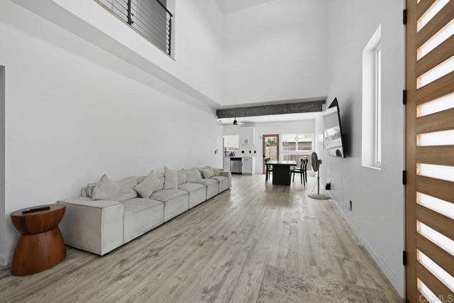 12953 Carriage Rd, Poway CA: https://media.crmls.org/mediaz/3861b2b1-49c7-45b0-afc7-5a5cb8028987.jpg