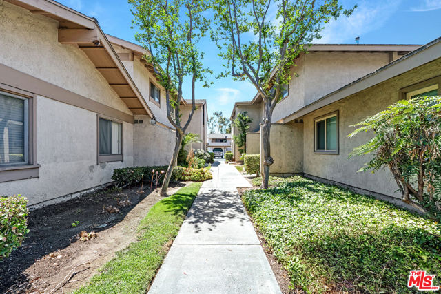 186 Southampton Way, Placentia CA: https://media.crmls.org/mediaz/3861f747-d900-404e-8dcf-21db4de7d178.jpg