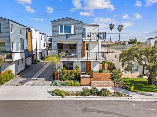 Detail Gallery Image 4 of 69 For 301 Juniper Ave, Carlsbad,  CA 92008 - 3 Beds | 3/1 Baths