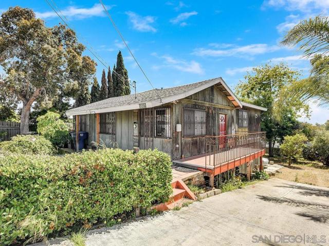 1212 Fifth Ave, Chula Vista CA: https://media.crmls.org/mediaz/386361a2-767b-4e60-a7ad-6dbfe4a7a885.jpg