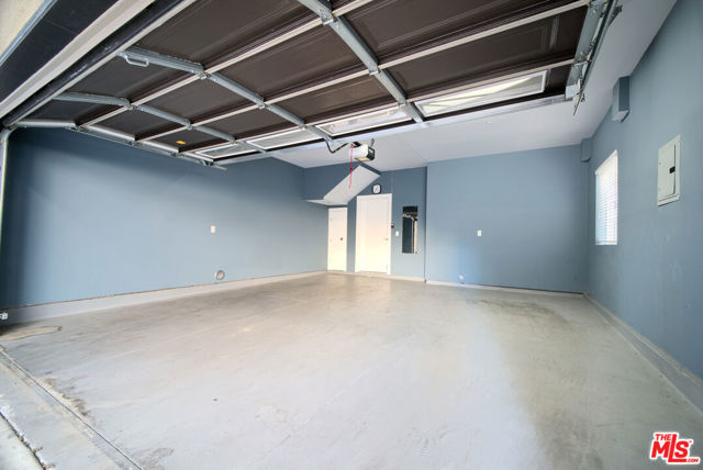 6831 6831 1/2 Hinds Avenue, North Hollywood CA: https://media.crmls.org/mediaz/38639b53-43d1-4e79-a10e-5c01275b9c37.jpg