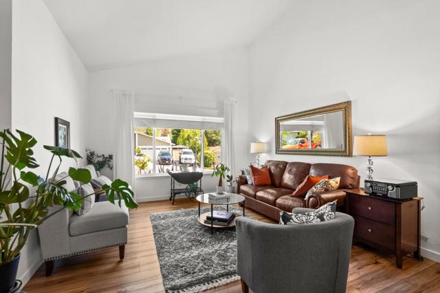 1 Malibu Court, Clayton CA: https://media.crmls.org/mediaz/38644735-2d8a-4f92-ab55-87f6bf38d22b.jpg