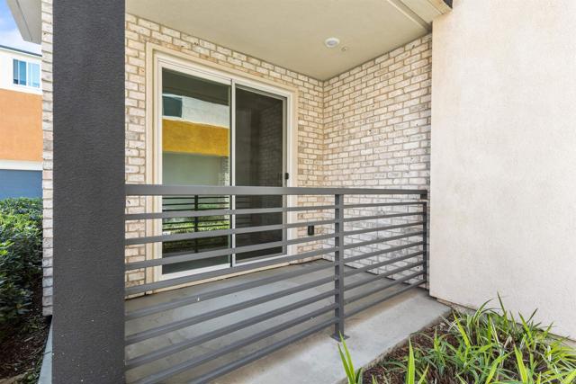 Detail Gallery Image 4 of 72 For 1856 Focus Dr, Chula Vista,  CA 91915 - 4 Beds | 3/1 Baths