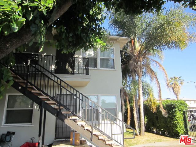 14839 Blythe Street, Panorama City CA: https://media.crmls.org/mediaz/38649ee9-5f84-46c1-8ad5-7b7565b15659.jpg